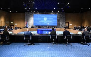 VLADA DONIJELA PROGRAM ZA UGRADNJU DIZALA I UREĐENJA PROČELJA POSTOJEĆIH ZGRADA